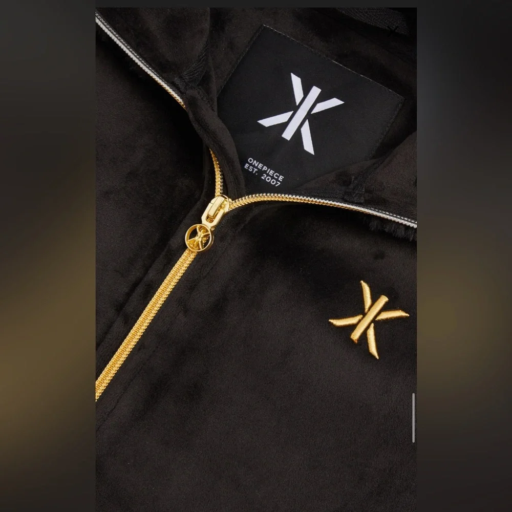 Onepiece Alps Soft Velvet
Fitted Jumpsuit - Picture 4 of 7